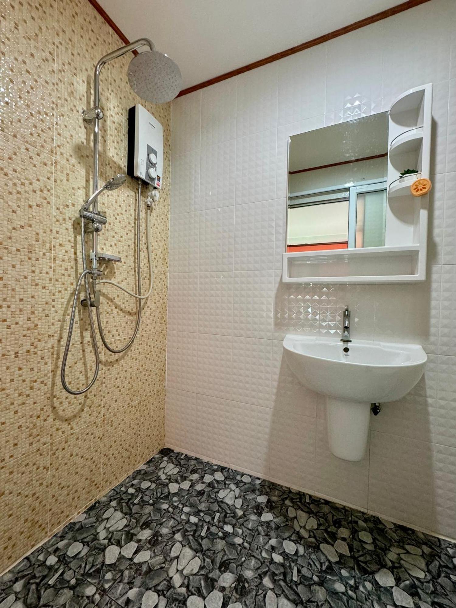 Thai Smile Bungalows Koh Lanta Bagian luar foto